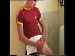 hottie in public toilet